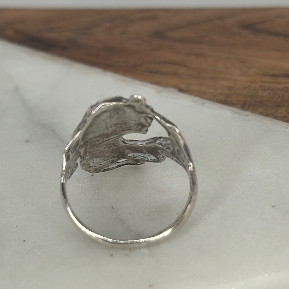 Ornate Estate Silver 925 Filigree Ring with Goddess Design Lot D37 - Picture 6 of 8